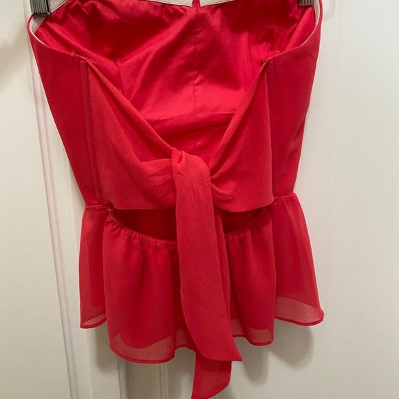 Guess  size xs hot pink off shoulders - Picture 2 of 8